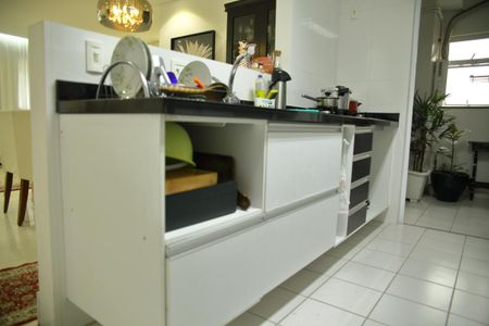 Apartamento à venda com 104m², 2 quartos e 2 vagasCozinha