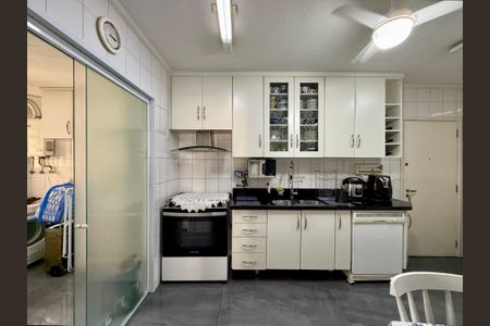 Apartamento à venda com 129m², 3 quartos e 3 vagas Apartamento à venda com 129m², 3 quartos e 3 vagasCozinha