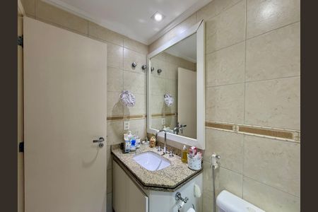 Apartamento à venda com 129m², 3 quartos e 3 vagas Apartamento à venda com 129m², 3 quartos e 3 vagasBanheiro 1 da Suíte