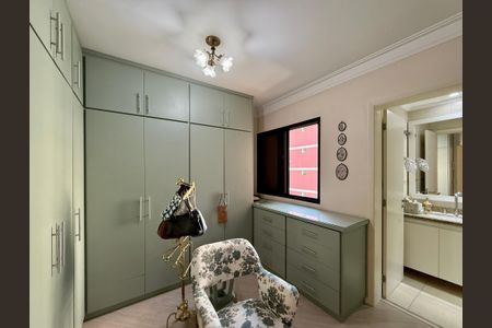 Apartamento à venda com 129m², 3 quartos e 3 vagas Apartamento à venda com 129m², 3 quartos e 3 vagasSuíte