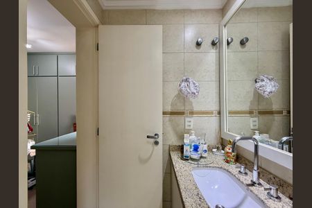 Apartamento à venda com 129m², 3 quartos e 3 vagas Apartamento à venda com 129m², 3 quartos e 3 vagasBanheiro 1 da Suíte
