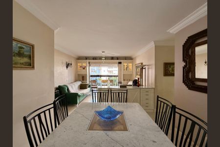 Apartamento à venda com 129m², 3 quartos e 3 vagas Apartamento à venda com 129m², 3 quartos e 3 vagasSala de Jantar