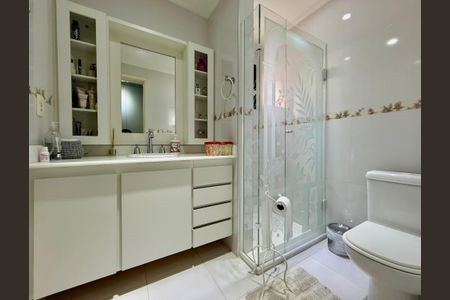 Apartamento à venda com 129m², 3 quartos e 3 vagas Apartamento à venda com 129m², 3 quartos e 3 vagasBanheiro 2 da Suíte