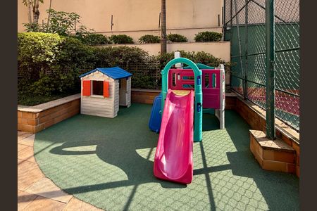Apartamento à venda com 129m², 3 quartos e 3 vagas Apartamento à venda com 129m², 3 quartos e 3 vagasPlayground