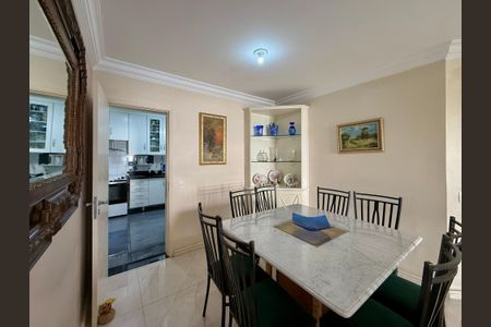 Apartamento à venda com 129m², 3 quartos e 3 vagas Apartamento à venda com 129m², 3 quartos e 3 vagasSala de Jantar