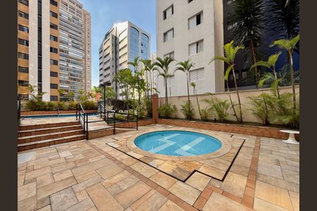 Apartamento à venda com 129m², 3 quartos e 3 vagas Apartamento à venda com 129m², 3 quartos e 3 vagasPiscina