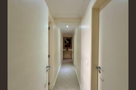 Apartamento à venda com 129m², 3 quartos e 3 vagas Apartamento à venda com 129m², 3 quartos e 3 vagasCorredor Quartos