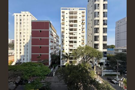 Apartamento à venda com 129m², 3 quartos e 3 vagas Apartamento à venda com 129m², 3 quartos e 3 vagasVista