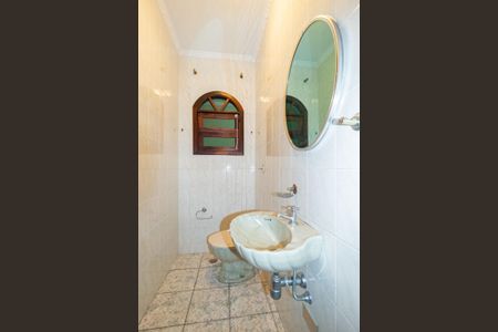 Casa à venda com 221m², 3 quartos e 4 vagasLavabo