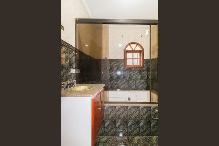 Casa à venda com 221m², 3 quartos e 4 vagasBanheiro da suíte