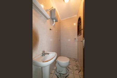 Casa à venda com 221m², 3 quartos e 4 vagasBanheiro de serviço