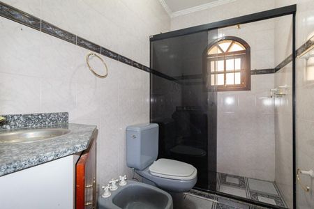 Casa à venda com 221m², 3 quartos e 4 vagasBanheiro