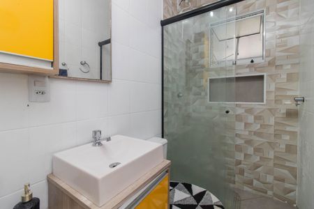 Casa de condomínio à venda com 56m², 2 quartos e 1 vagaBanheiro