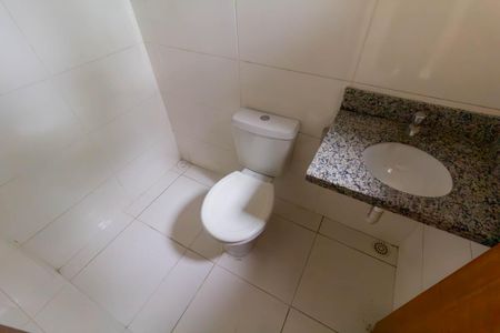 Casa de condomínio à venda com 58m², 2 quartos e 1 vagaBanheiro da Suíte 1