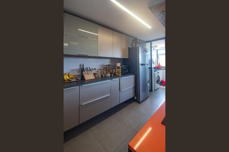 Apartamento à venda com 109m², 2 quartos e 2 vagas Apartamento à venda com 109m², 2 quartos e 2 vagasCozinha