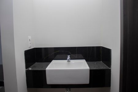 Banheiro Social de apartamento à venda com 1 quarto, 39m² em Santa Efigênia, Belo Horizonte