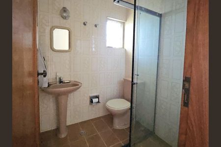 Casa à venda com 300m², 3 quartos e 1 vaga Casa à venda com 300m², 3 quartos e 1 vagaBanheiro 1