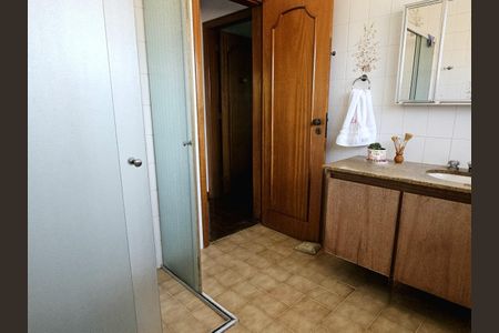 Casa à venda com 300m², 3 quartos e 1 vaga Casa à venda com 300m², 3 quartos e 1 vagaBanheiro 2