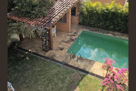 Casa à venda com 300m², 3 quartos e 1 vaga Casa à venda com 300m², 3 quartos e 1 vagaQuintal