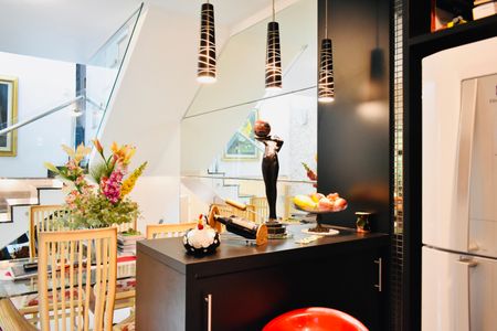 Casa à venda com 132m², 3 quartos e 2 vagas Casa à venda com 132m², 3 quartos e 2 vagasCozinha