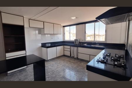 Apartamento à venda com 281m², 4 quartos e 4 vagas Apartamento à venda com 281m², 4 quartos e 4 vagasFoto 01