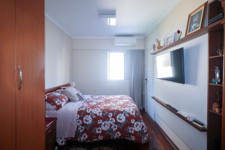 Apartamento à venda com 154m², 3 quartos e 3 vagasSuíte 1