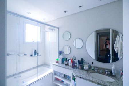 Apartamento à venda com 154m², 3 quartos e 3 vagasBanheiro da Suíte 1