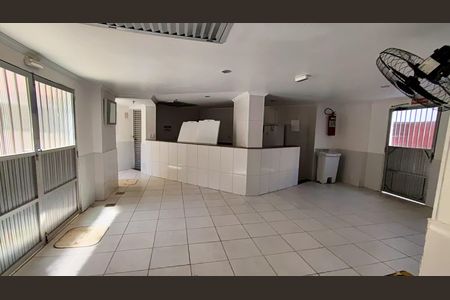 Apartamento à venda com 48m², 2 quartos e 1 vaga Apartamento à venda com 48m², 2 quartos e 1 vagaÁrea comum - Salão de festas