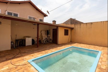 Casa à venda com 250m², 4 quartos e 4 vagasPiscina
