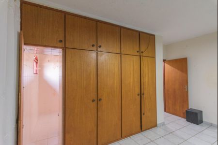 Casa à venda com 250m², 4 quartos e 4 vagasSuíte 3