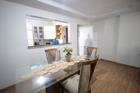 Sala de apartamento para alugar com 3 quartos, 79m² em Vila Figueira, Suzano