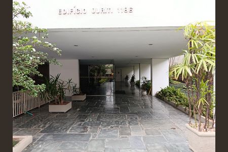 Apartamento à venda com 140m², 3 quartos e 2 vagasEntrada do edifício