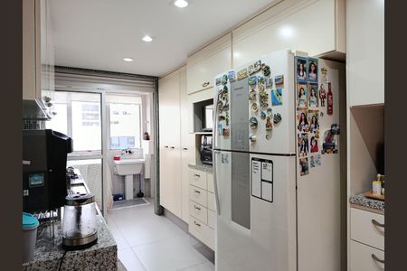 Apartamento à venda com 140m², 3 quartos e 2 vagasCozinha