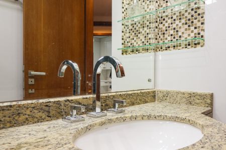 Apartamento à venda com 115m², 3 quartos e 3 vagasBanheiro