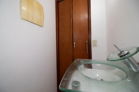 Casa à venda com 550m², 4 quartos e 8 vagas Casa à venda com 550m², 4 quartos e 8 vagasLavabo