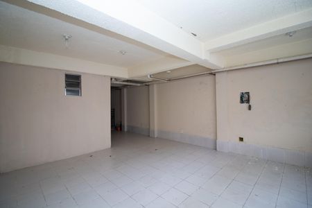 Casa à venda com 550m², 4 quartos e 8 vagas Casa à venda com 550m², 4 quartos e 8 vagasGaragem