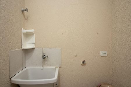 Casa à venda com 550m², 4 quartos e 8 vagas Casa à venda com 550m², 4 quartos e 8 vagasÁrea de Serviço