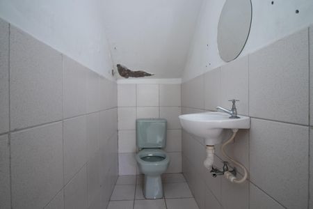 Casa à venda com 550m², 4 quartos e 8 vagas Casa à venda com 550m², 4 quartos e 8 vagasBanheiro da Garagem