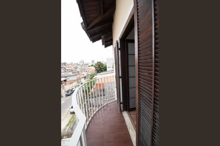 Casa à venda com 550m², 4 quartos e 8 vagas Casa à venda com 550m², 4 quartos e 8 vagasVaranda da suíte 3