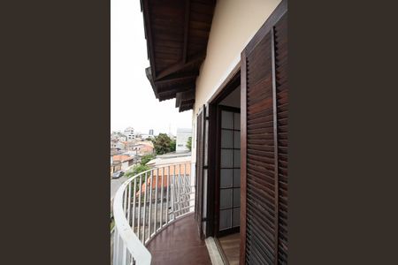 Casa à venda com 550m², 4 quartos e 8 vagas Casa à venda com 550m², 4 quartos e 8 vagasVaranda da suíte 3