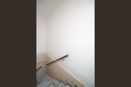 Casa à venda com 550m², 4 quartos e 8 vagas Casa à venda com 550m², 4 quartos e 8 vagasEscada