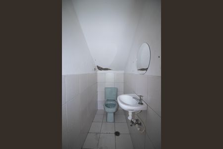 Casa à venda com 550m², 4 quartos e 8 vagas Casa à venda com 550m², 4 quartos e 8 vagasBanheiro da Garagem