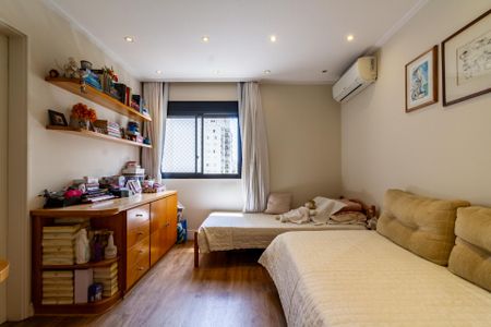 Apartamento à venda com 229m², 4 quartos e 3 vagasQuarto 3