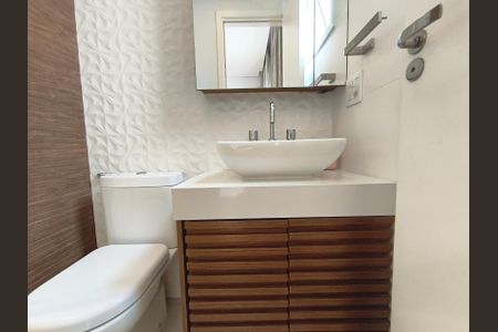 Apartamento à venda com 156m², 3 quartos e 3 vagasBanheiro da Suíte 2