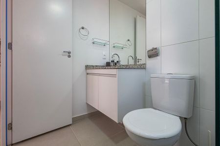 Banheiro de kitnet/studio para alugar com 1 quarto, 25m² em Jardim Paulista, São Paulo