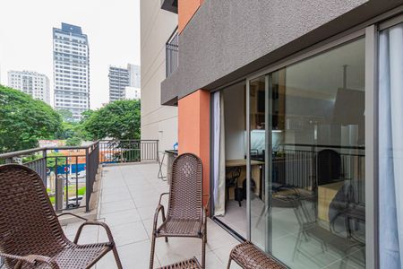Varanda de kitnet/studio para alugar com 1 quarto, 50m² em Santo Amaro, São Paulo