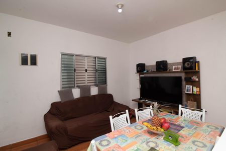 Casa à venda com 127m², 3 quartos e 2 vagas Casa à venda com 127m², 3 quartos e 2 vagasSala/Cozinha