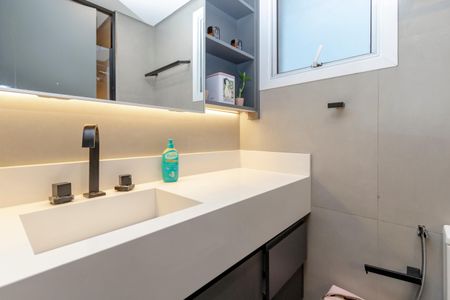 Apartamento à venda com 110m², 2 quartos e 2 vagasBanheiro da Suíte 1
