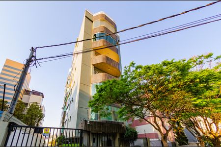 Apartamento à venda com 105m², 3 quartos e 2 vagasFachada