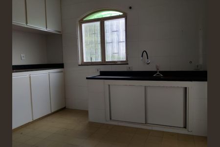 Cozinha de apartamento para alugar com 4 quartos, 130m² em Presidente Roosevelt, Uberlândia
